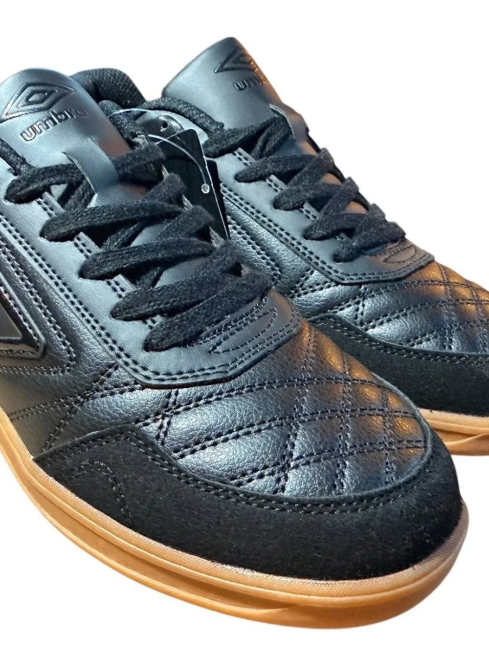 New Without Box Umbro Men's 8.5 Black Leather Gum Sole